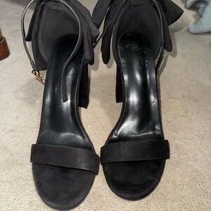Elegant Black Women's Heels with a bow